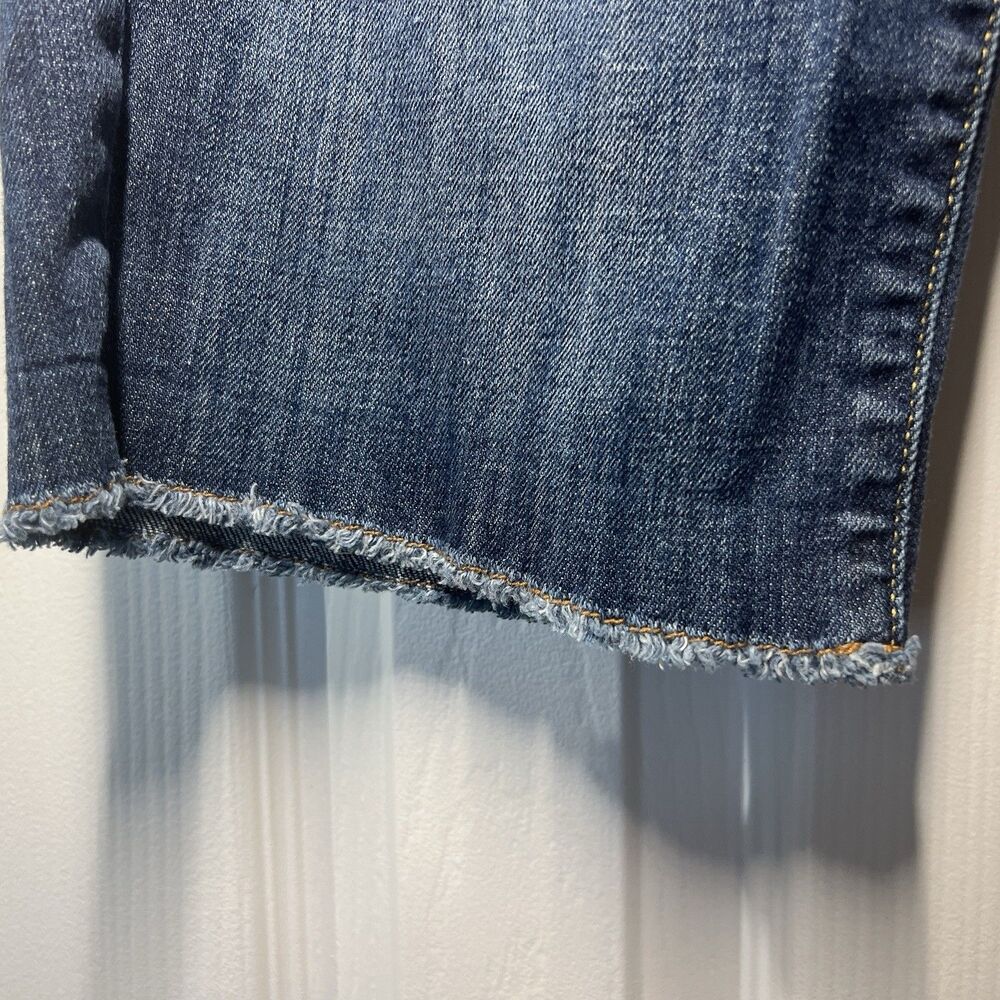 Lucky Brand Women's Bermuda Denim Shorts Raw Hem Medium Wash Stretch Size 6 / 28 - Picture 4 of 13